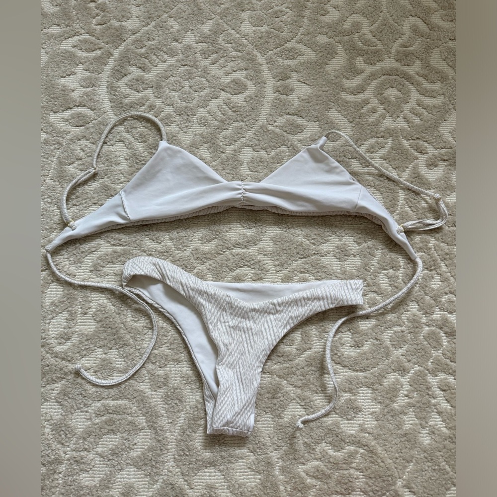 SKATIE white bikini - Cairo - Picture 5 of 6